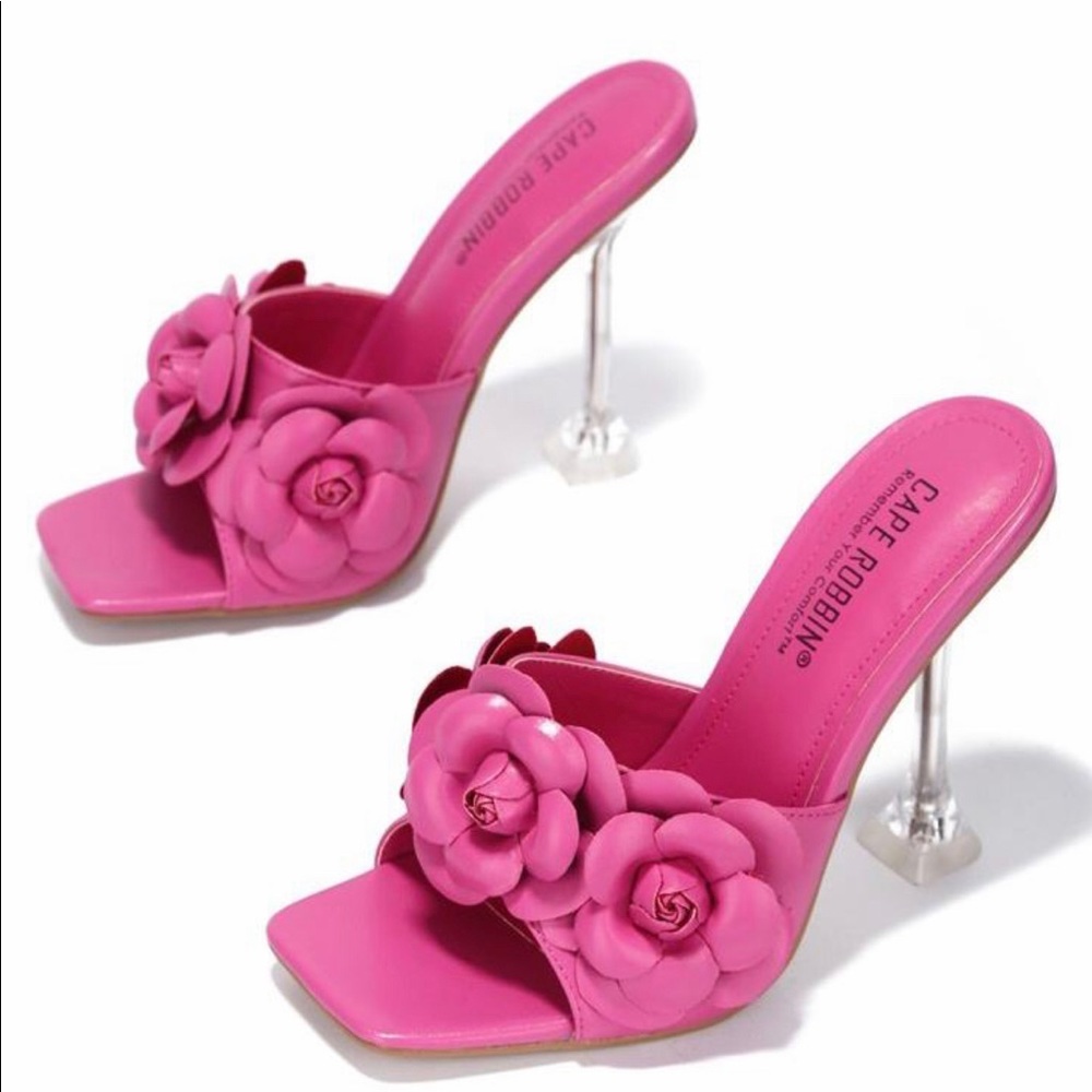 NWB 4 1/2” heel 💓💕💞